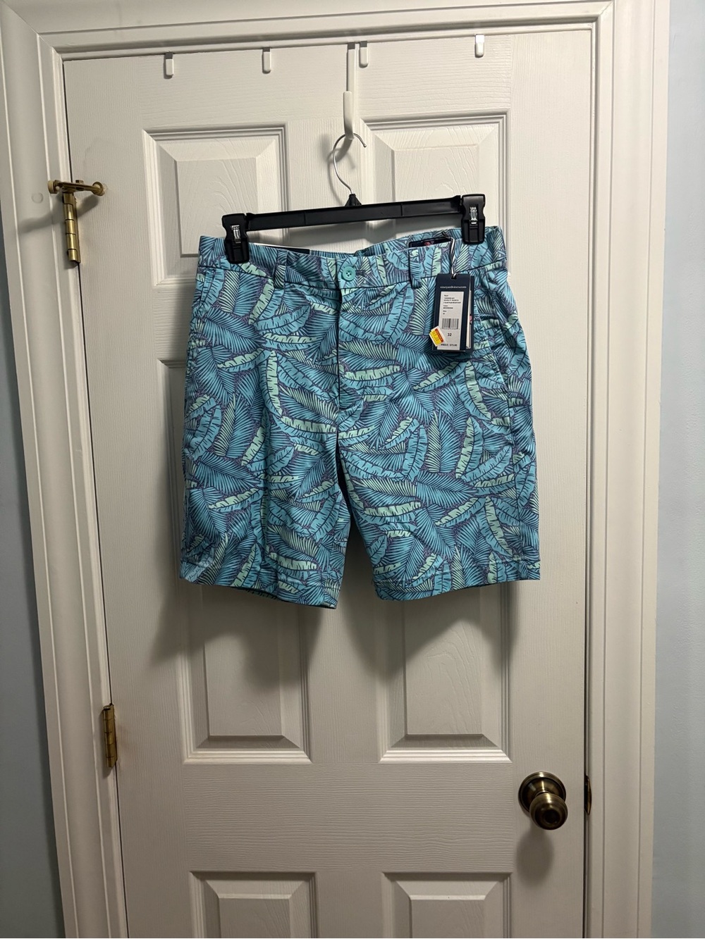 Vineyard Vines Aqua and Teal Palm Print Shorts